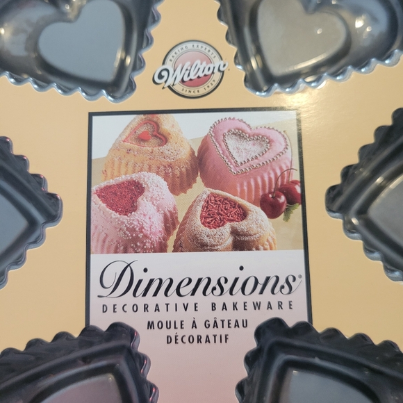Wilton Dimensions 6 Mini Heart Cake Pan Bakeware Cast Heavy Aluminum- SET OF 2 - Picture 2 of 13
